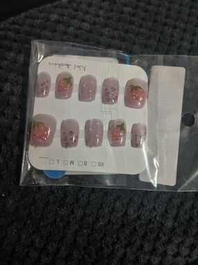 False Nail Set with Pink Strawberry Design - Pack